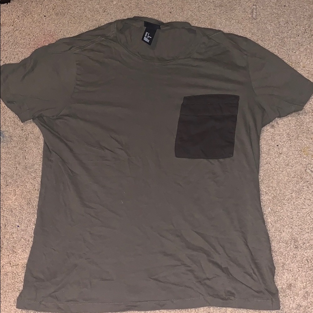H&M pocket t-shirt